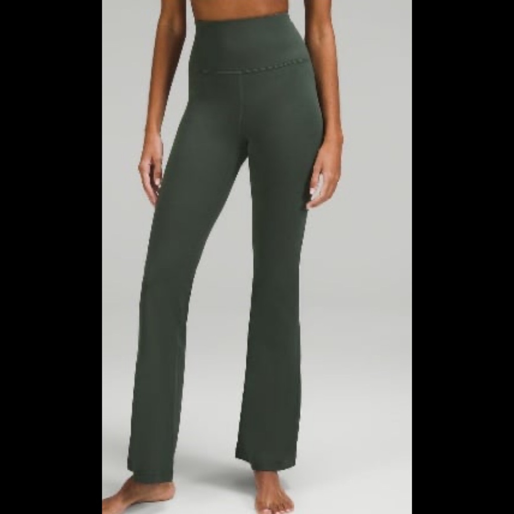Lululemon High-Waisted Green Yoga Pants